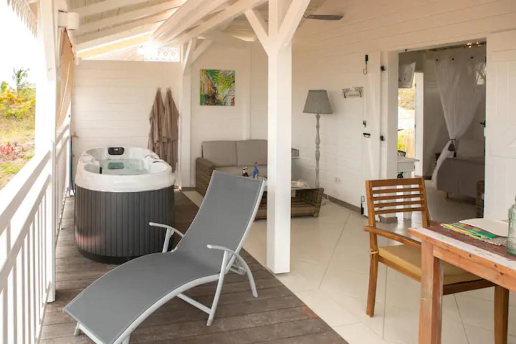 Bungalow Vanille Pacane - Vue Mer Avec Spa Prive Les Trois-Ilets Kültér fotó
