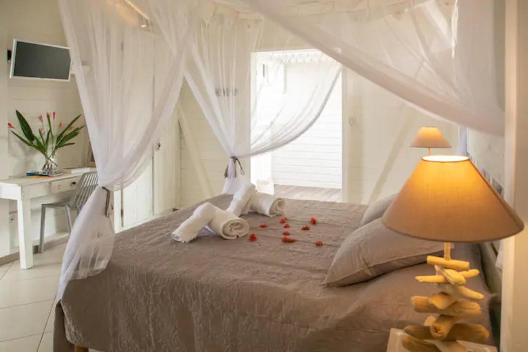 Bungalow Vanille Pacane - Vue Mer Avec Spa Prive Les Trois-Ilets Kültér fotó